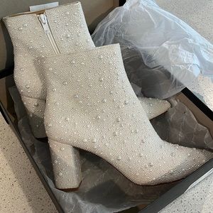 NWOT Betsey Johnson wedding boots / booties / heels